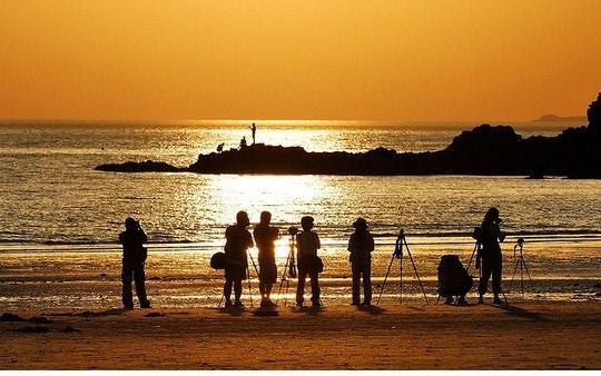 21 Things Foreign Tourists Do That Irk Locals