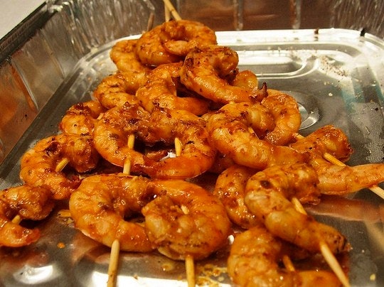 Yummy marinated shrimp straight off the barbie. By wEnDaLicious (Flickr)
