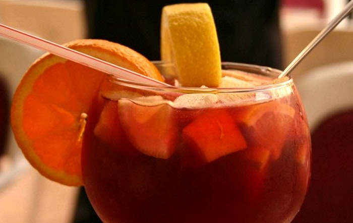 Sangria by Frank Kovalchek (Flickr)