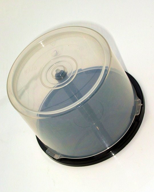 An empty CD spindle. By How can I recycle this (Flickr)