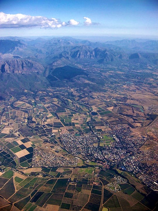 Aerial Overview of Wellington, one of the wine-producing regions along Route 62. By Andres de Wet (Creative Commons)