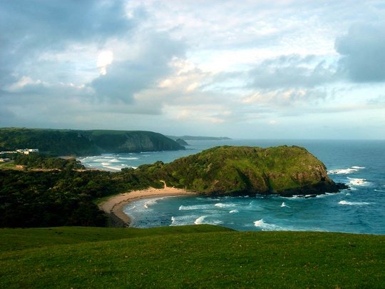 Coffee Bay coastline. By jonrawlinson (Flickr)