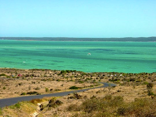 The turquoise waters of Langebaan. By coda (Flickr)