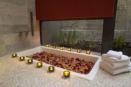 8 Ways to Spoil Mom this Mother’s Day