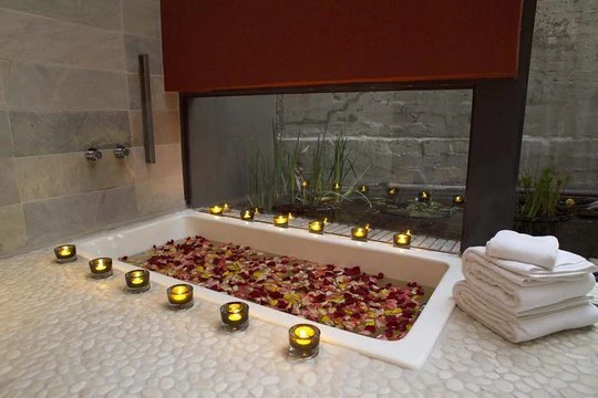 8 Ways to Spoil Mom this Mother’s Day