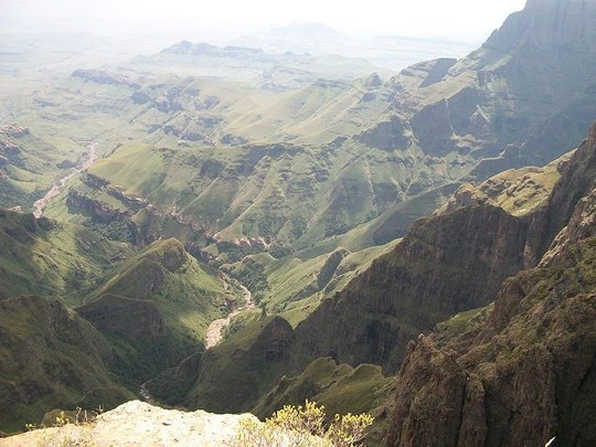 3 Beautiful Towns Hidden in the Drakensberg’s Shadow