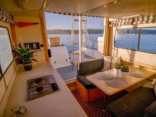 Knysna Houseboats Interior (TG)