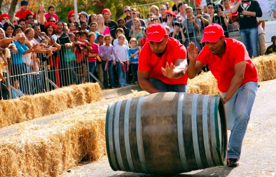 Barrel Rolling Competition 2 courtesy of Franschhoek Tourism. 