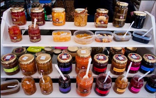 Range of preserves available at Wildebraam berry estate (C) TravelGround