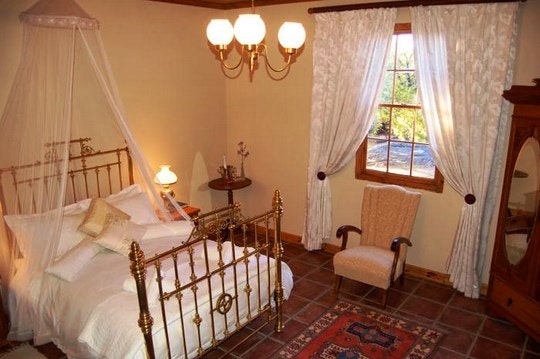 The Honeymoon Suite in the Main Lodge at  Vale Karoo Farm (C) TravelGround