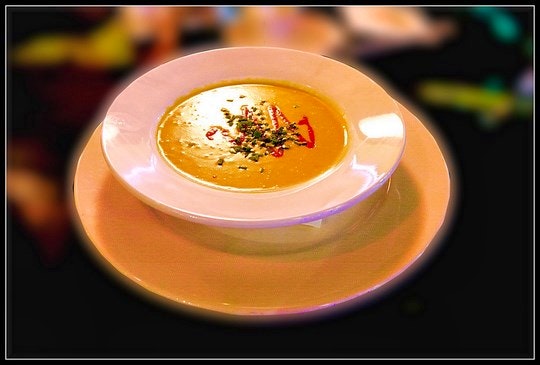 A delicious bowl of butternut soup. By Mambo'Dan (Flickr)