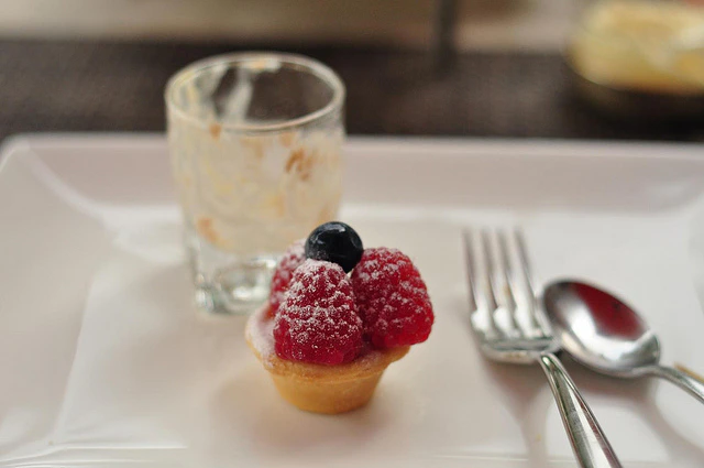 Lig jou pinkie vir R100 of minder