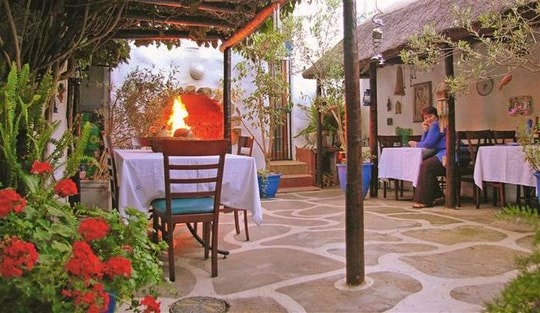 Athenian Villa courtyard (C) TravelGround