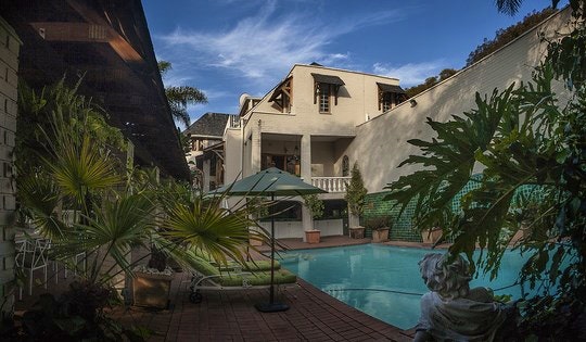 Northcliff Manor Guest House (C) TravelGround