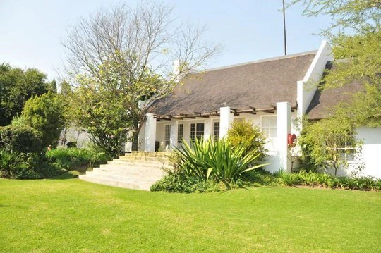 3 Colourful Gauteng Accommodations for Summer
