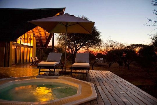 Buffalo Thorn Lodge (C) TravelGround