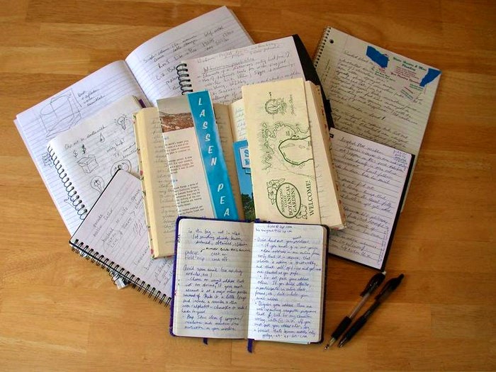 Travel journalling and blogging. By Dvortygirl (Flickr)