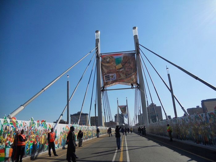 Nelson Mandela Bridge by shine2010 (Flickr)