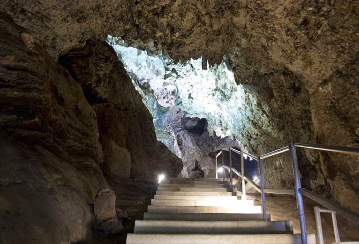 Sterkfontein Caves by Cradle of Humankind (Flickr) 