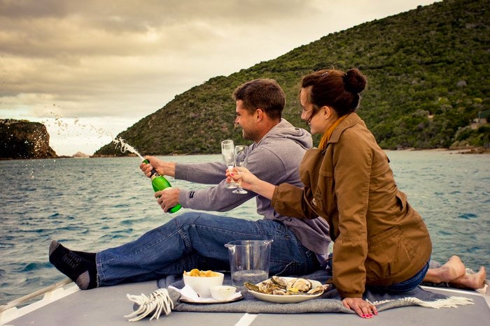 oysters-champagne-knysna-houseboats