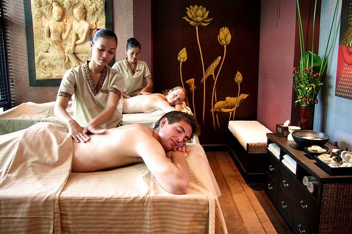 Couples massage. By Tara Angkor Hotel (Creative Commons)