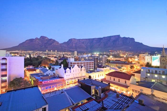 Table Mountain at dusk by Flatrock Suites (TG)