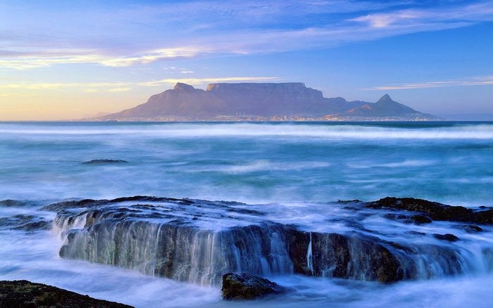 Table Mountain in all its glory by pictruer (Flickr)