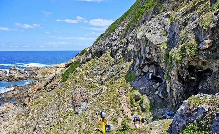 Digging up the Past – Fossils and Artefacts in South Africa