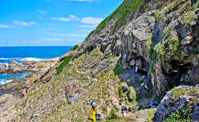 Digging up the Past – Fossils and Artefacts in South Africa