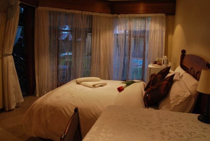 Dara Guest House bedroom (C) TravelGround