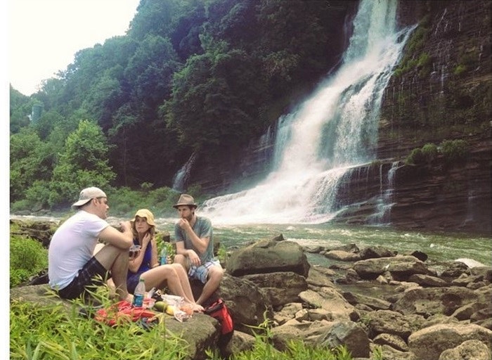 Picnic by the waterfall. By Highfiveforlove (Instagram)