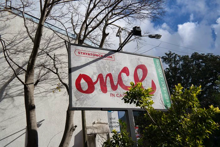 Once in Cape Town, ʼn vars briesie diep in Kloofstraat