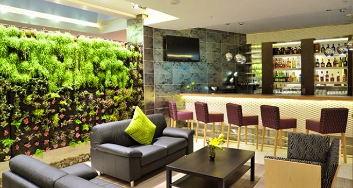 Living wall at Hotel Verde (C) TravelGround