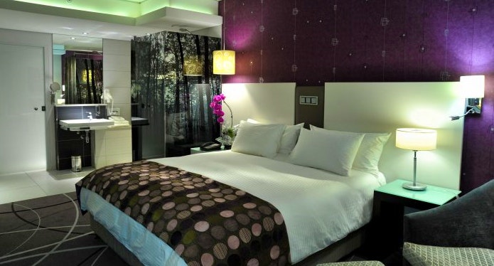 Bedroom at Hotel Verde (C) TravelGround