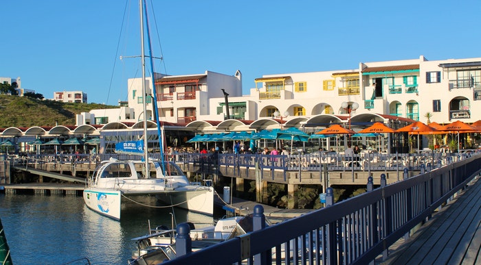 Restaurants at the marina (C) Lauren Morling