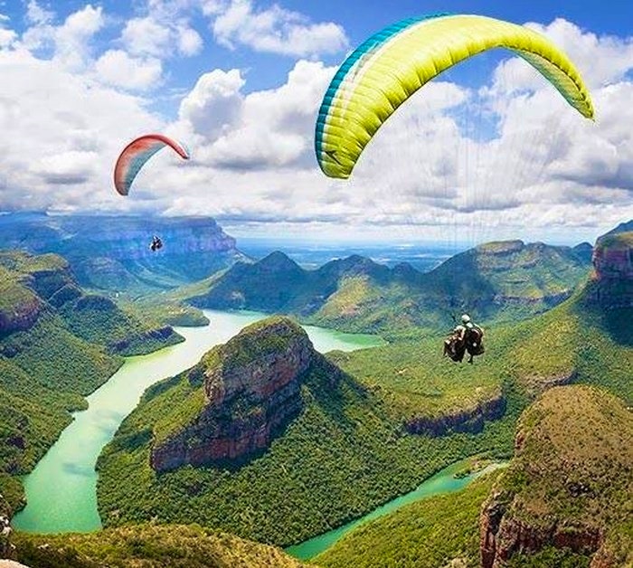 Paragliding over the Blyde River Canyon of Mpumalanga