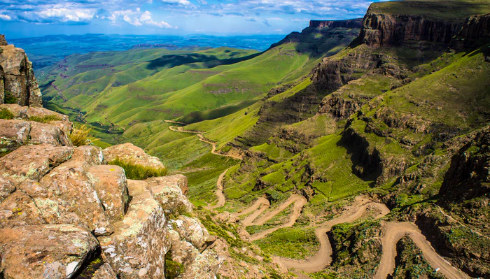 Attention 4×4 Enthusiasts: Drive the Sani Pass Before it’s Tarred!