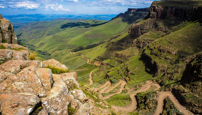 Attention 4×4 Enthusiasts: Drive the Sani Pass Before it’s Tarred!