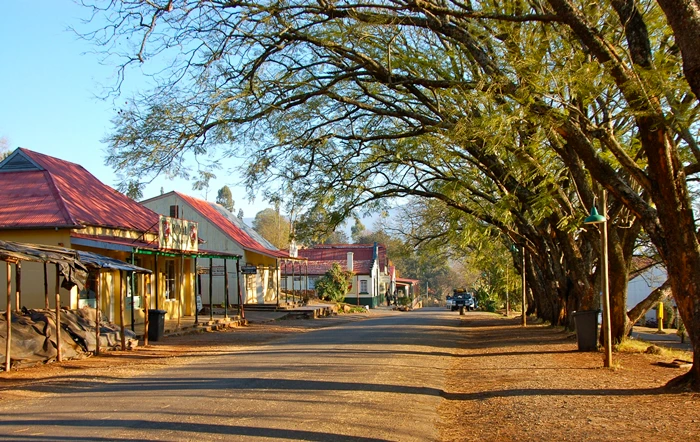 Pelgrimsrus: ’n delwersdorpie in die bosveld