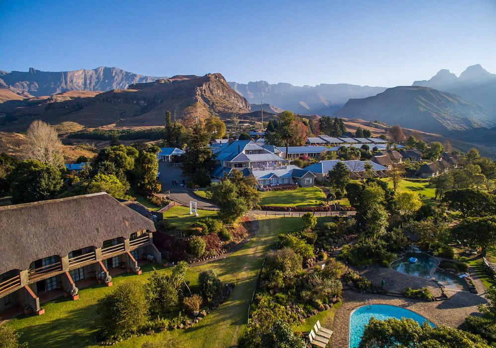 The road less travelled to Cathedral Peak Hotel