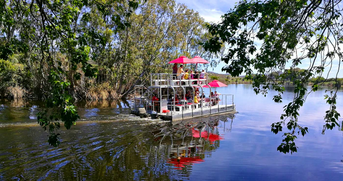 5 Reasons to go to Wine on the River