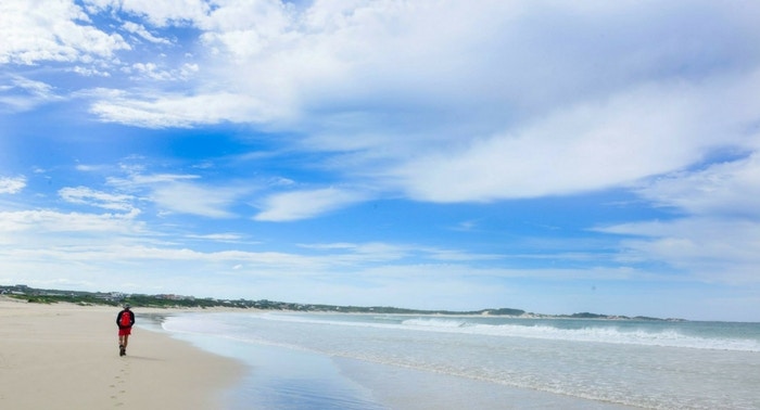 ’n Oos-Kaapse slenterstaproete oor sand en see