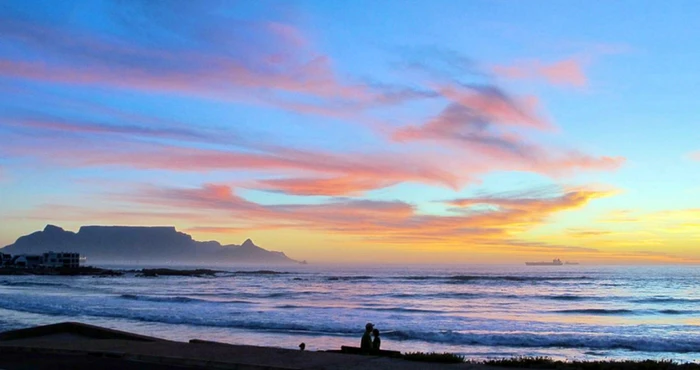 Kom ons besing ons land se strande …