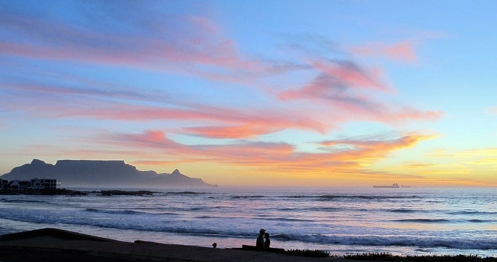 Kom ons besing ons land se strande …