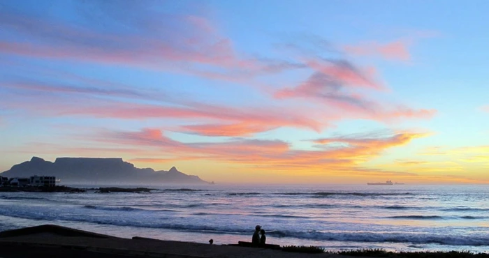 Kom ons besing ons land se strande …