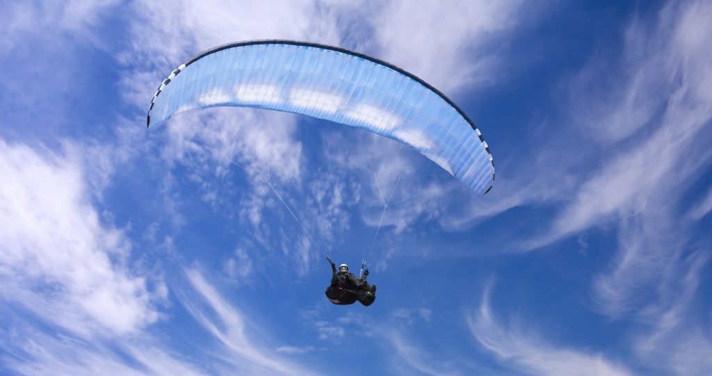 Valskermsweef hiér!