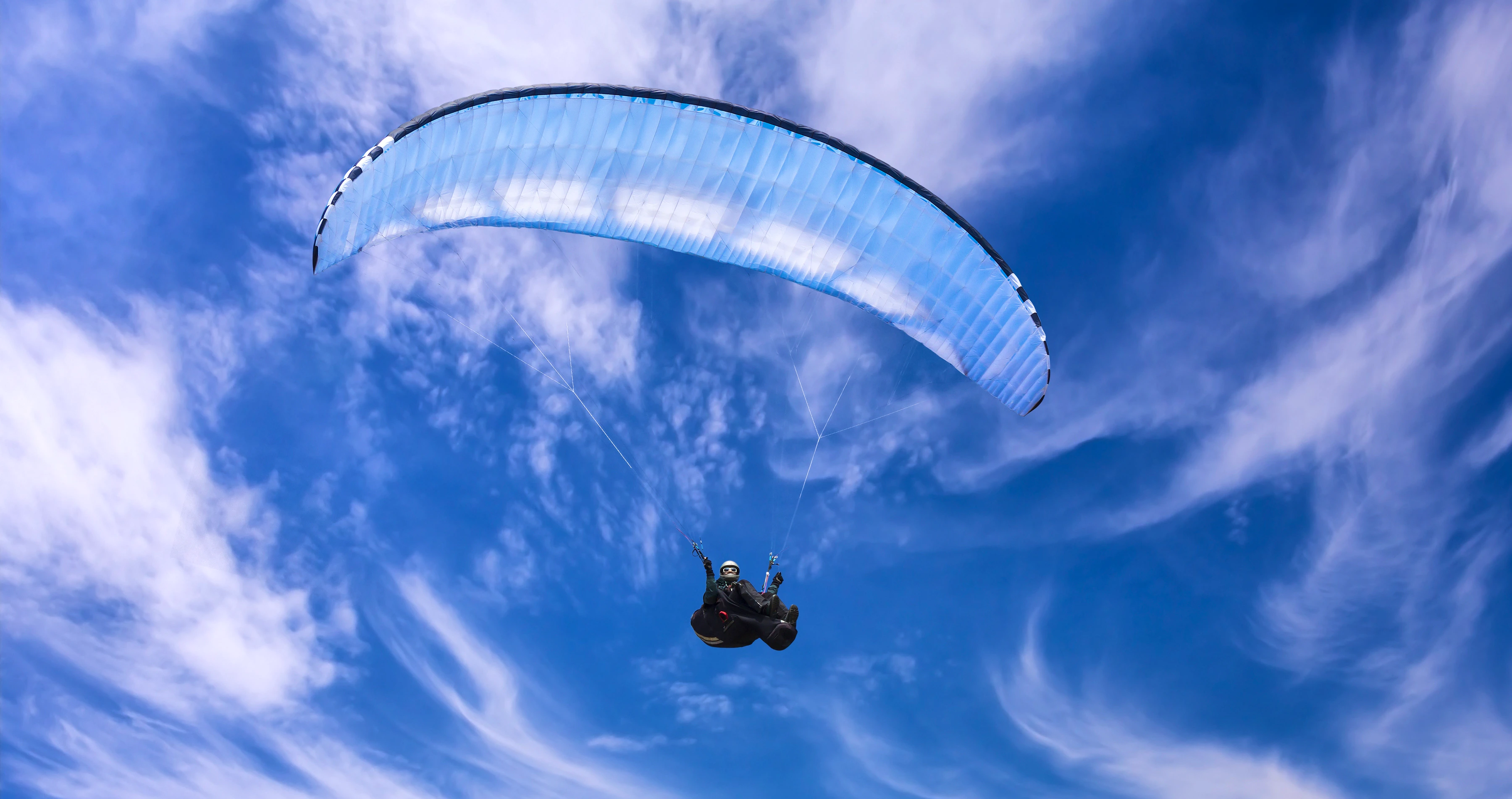 Valskermsweef hiér!