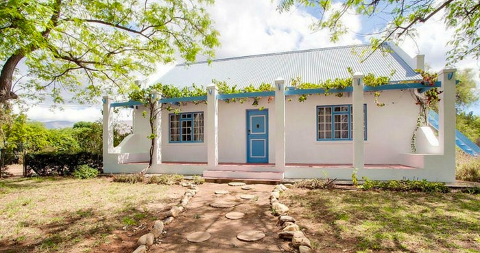 Dis Hemelsblou op die Platteland: 10 Blou Kothuisies vir ’n Bobaas-blaaskans