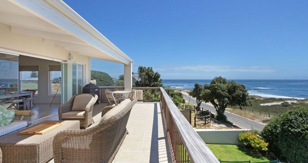 18 Strandhuise vir Groot Groepe