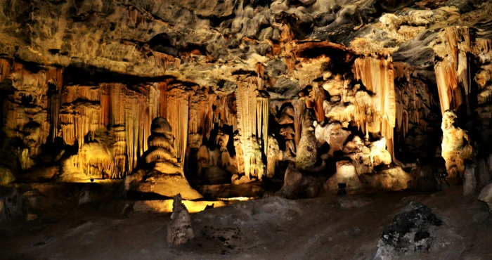 Besoek Suid-Afrika se 10 Bekendste Grotte